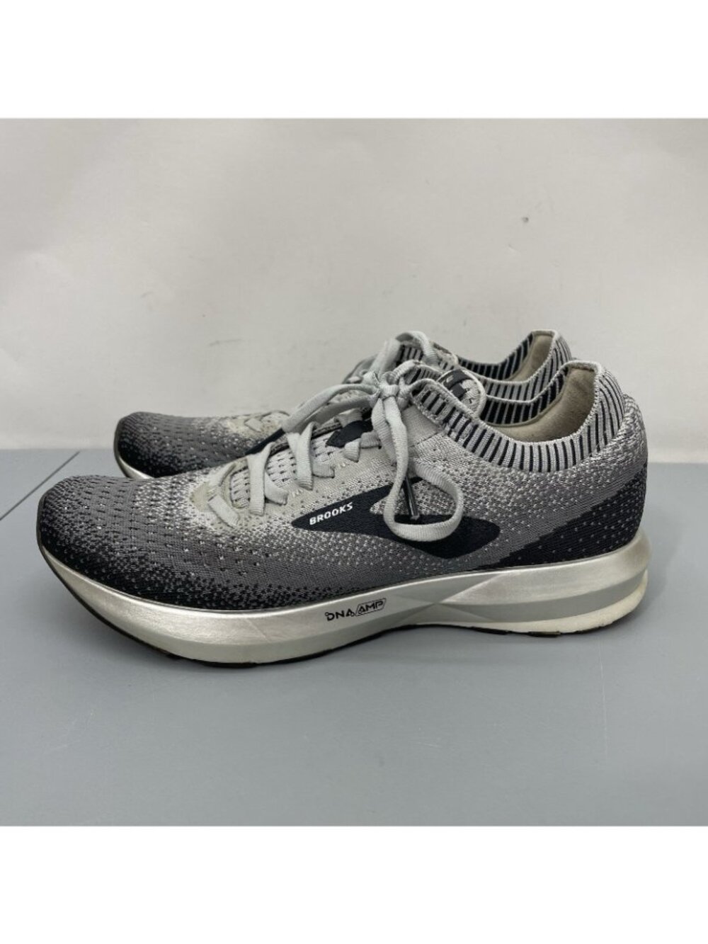 Brooks Levitate 2 Sneakers Shoes Running Training Athletic Gray Womens 8 - Picture 5 of 13